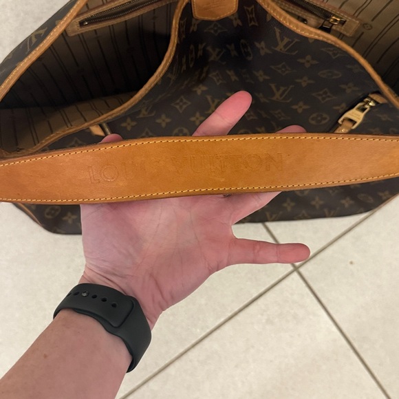 Louis Vuitton Delightful Shoulder Bag - Picture 3 of 6